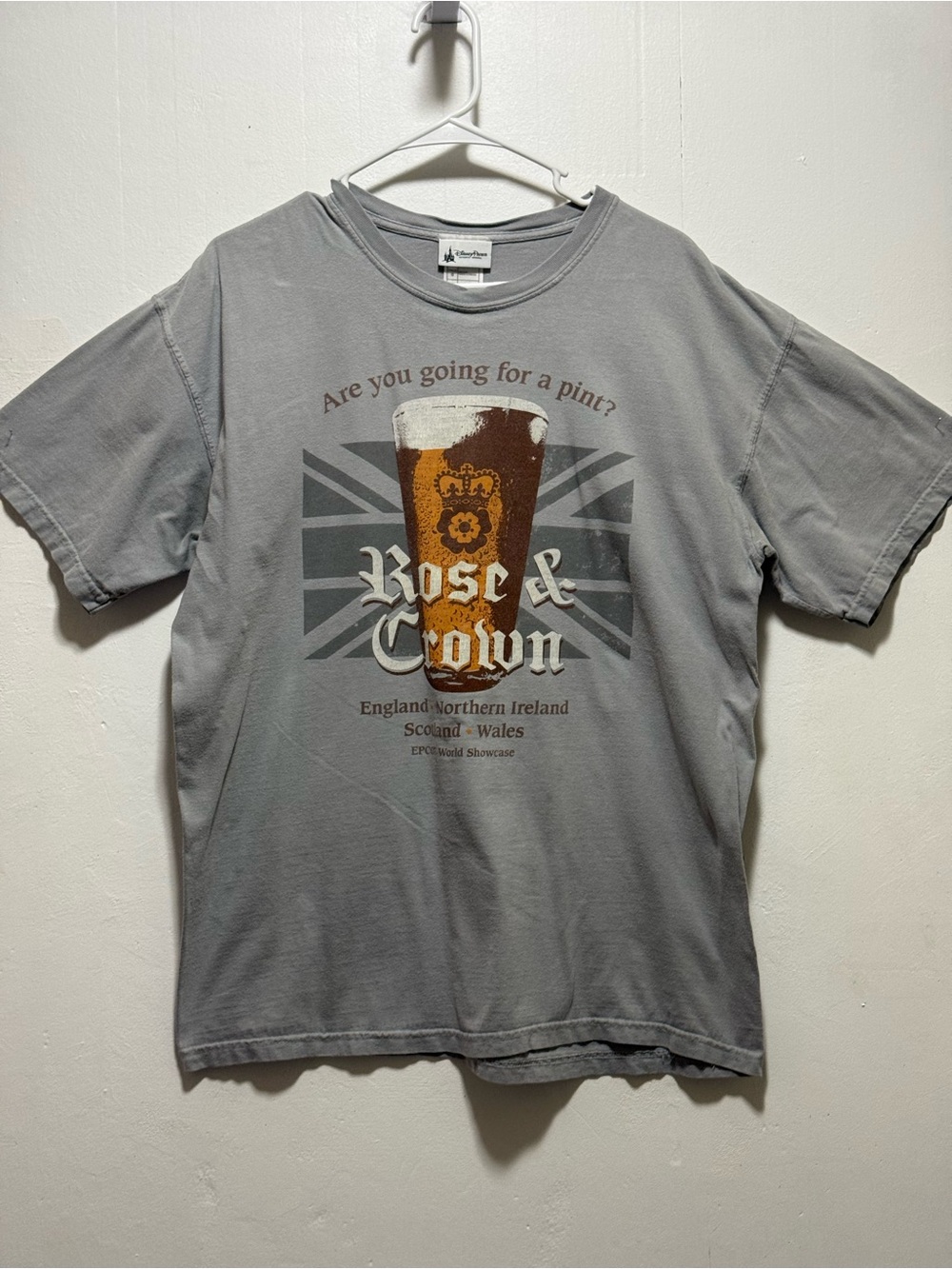 VTG Disney Parks Epcot Rose & Crown Graphic Tee - Gray Sz L